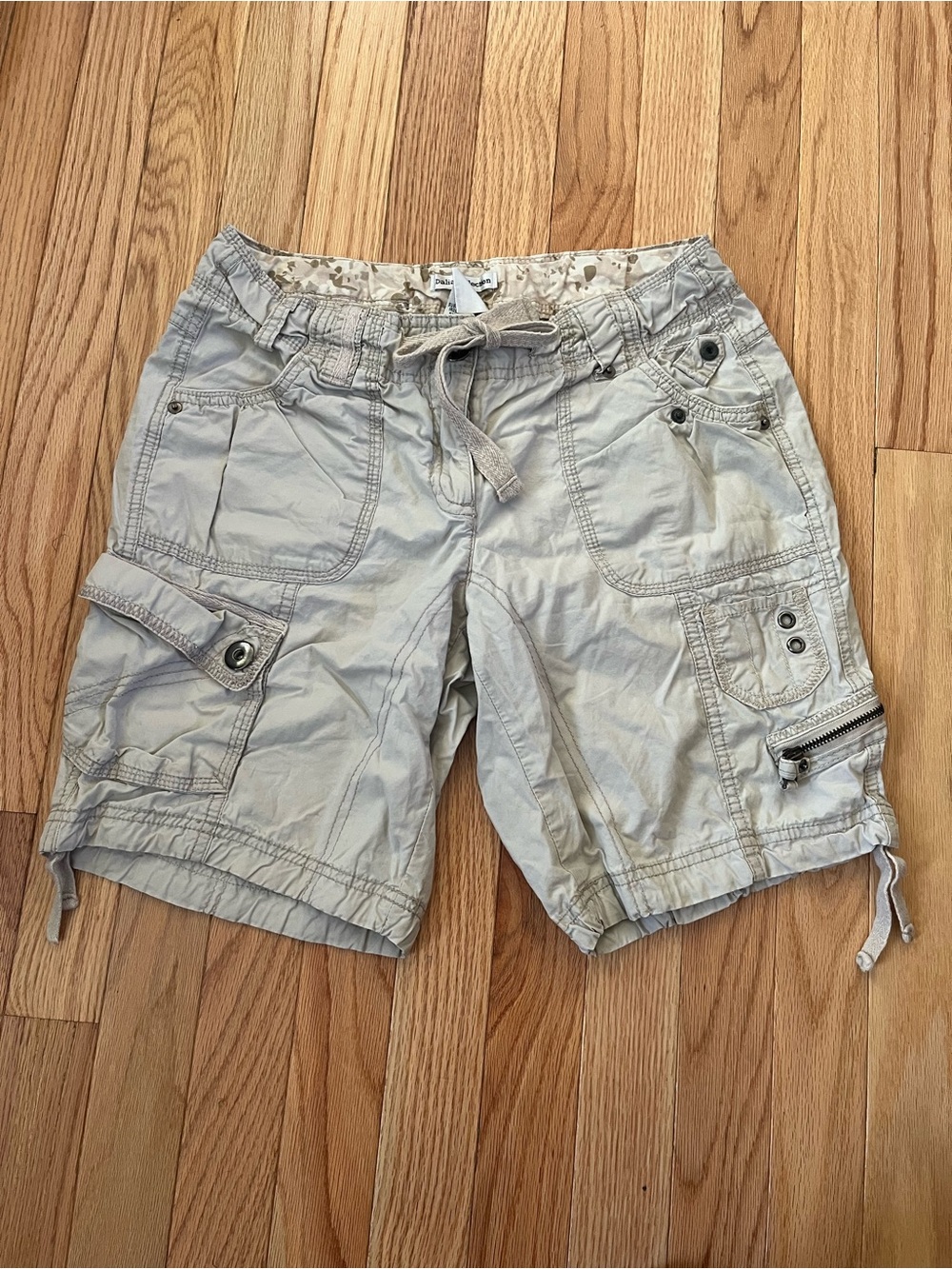 Vintage Y2K Beige Khaki Cargo Bermuda Shorts 4 Utility Hiking Safari Gorpcore